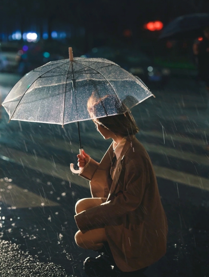 适合下雨天发的文案